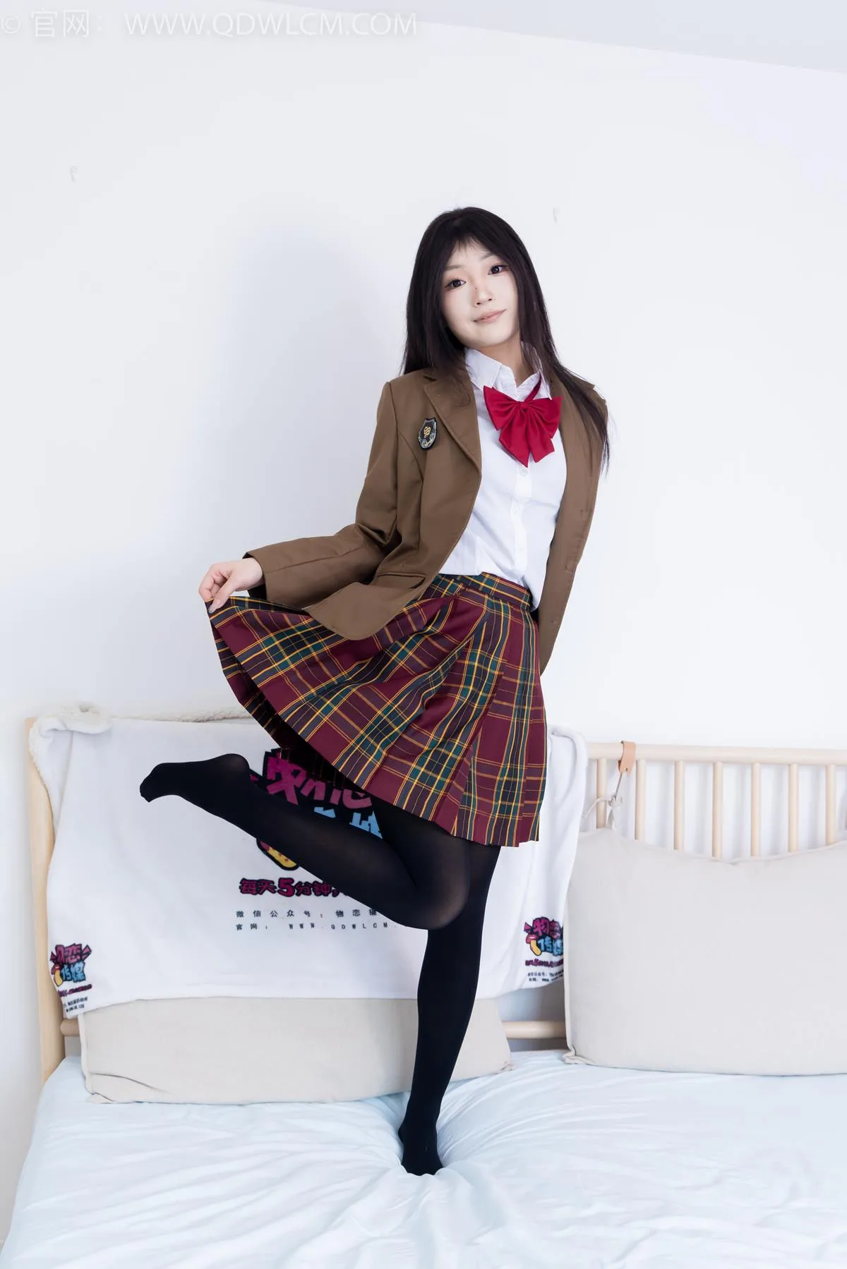 勿恋传媒 NO.2367 嘟嘟-皮鞋、厚黑丝、jk至服[165P/1V/3.81GB]