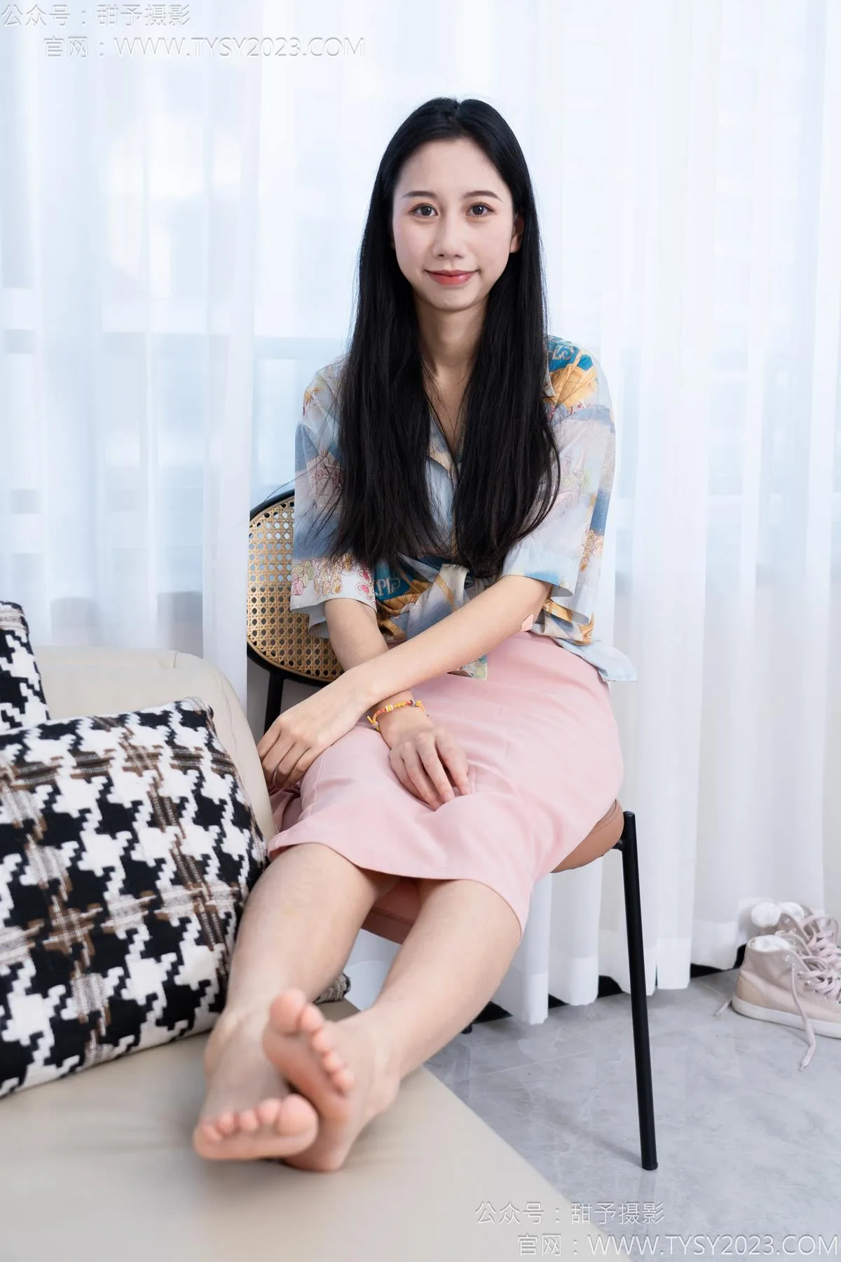 甜予摄影 NO.186 娃娃-帆布鞋、白棉袜、裸足[129P/2V/9.99GB] - 4