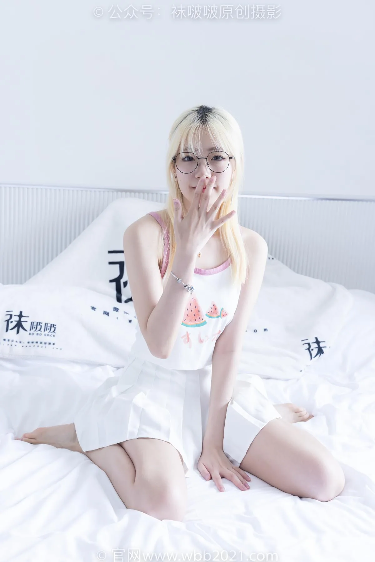 [BoBoSocks袜啵啵]NO.558 小甜豆-帆布鞋、黑丝、裸足[155P/1V/5.27GB] - 2