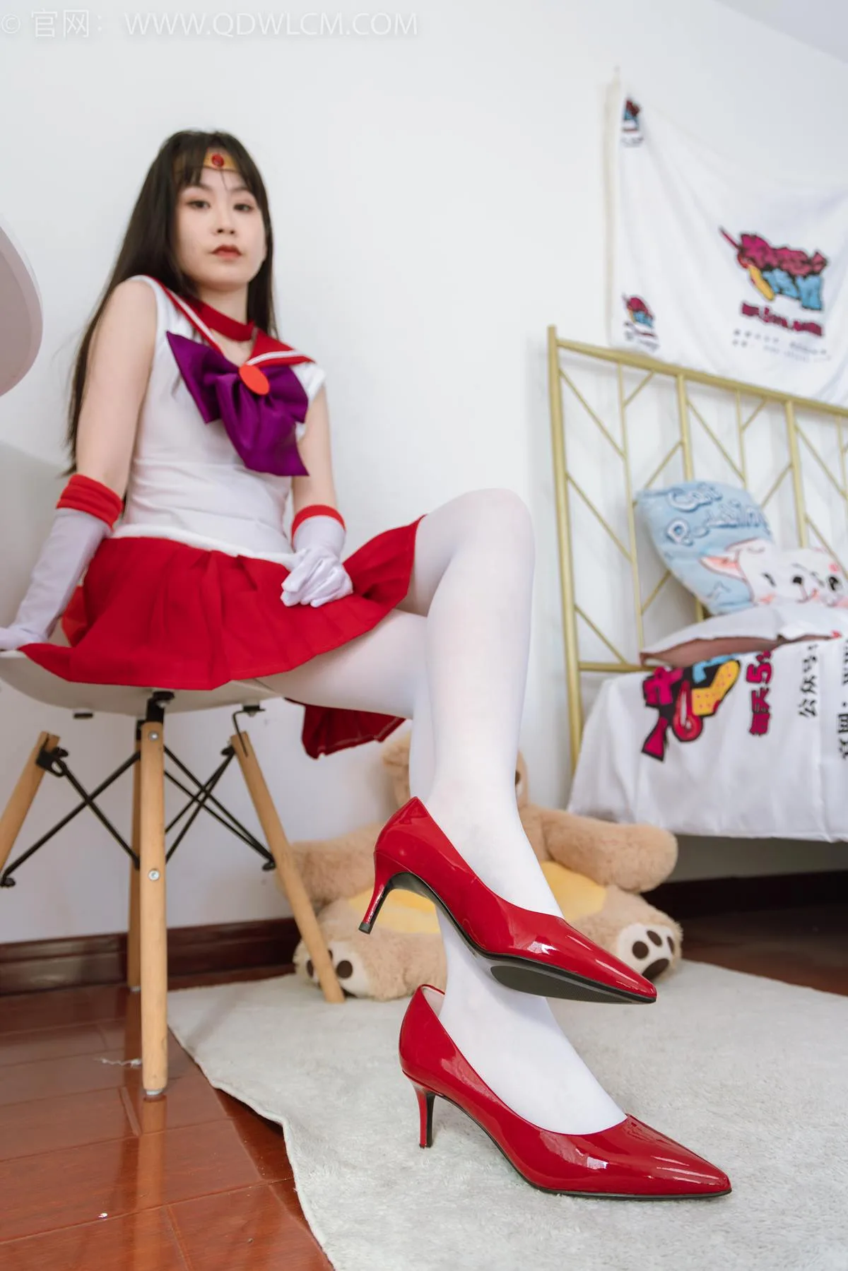 勿恋传媒 NO.2373 兮兮-cos至服、高跟鞋、厚白丝[150P/1V/3.86GB] - 2