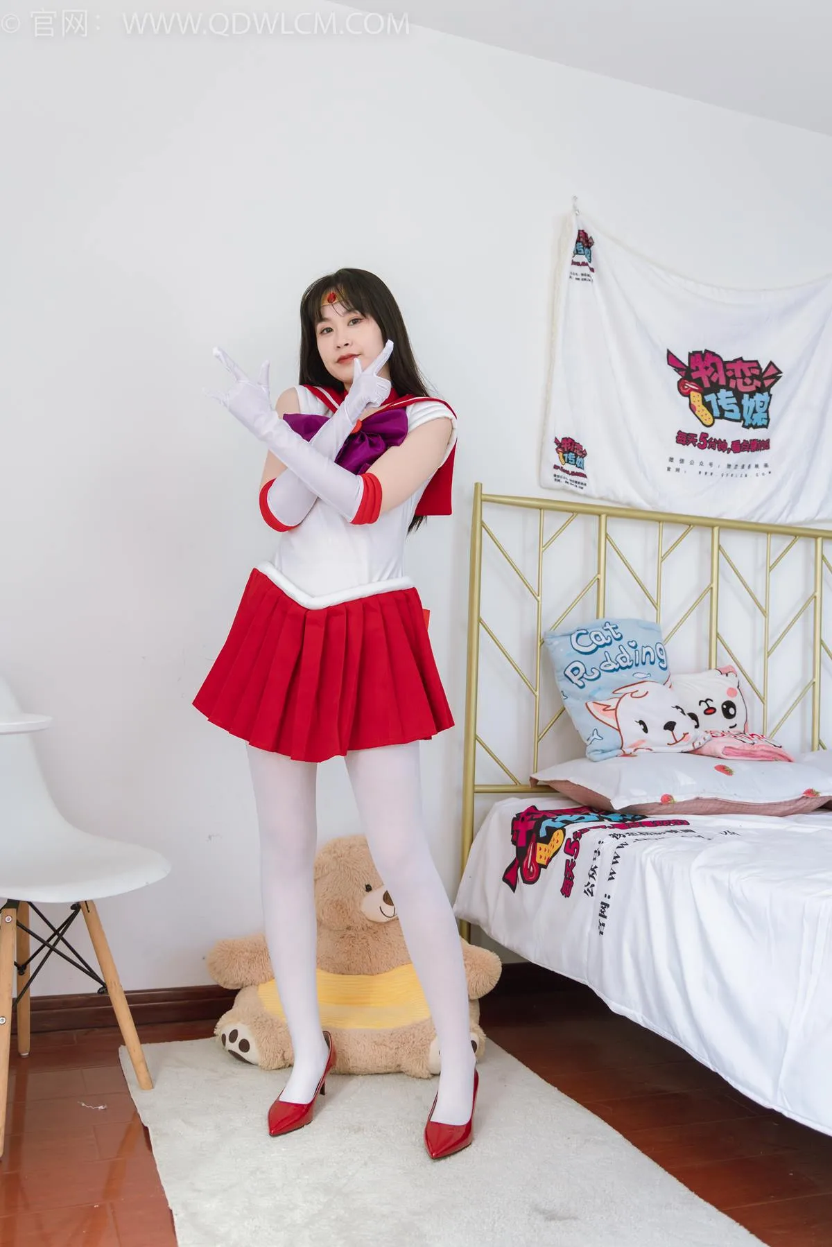 勿恋传媒 NO.2373 兮兮-cos至服、高跟鞋、厚白丝[150P/1V/3.86GB] - 4
