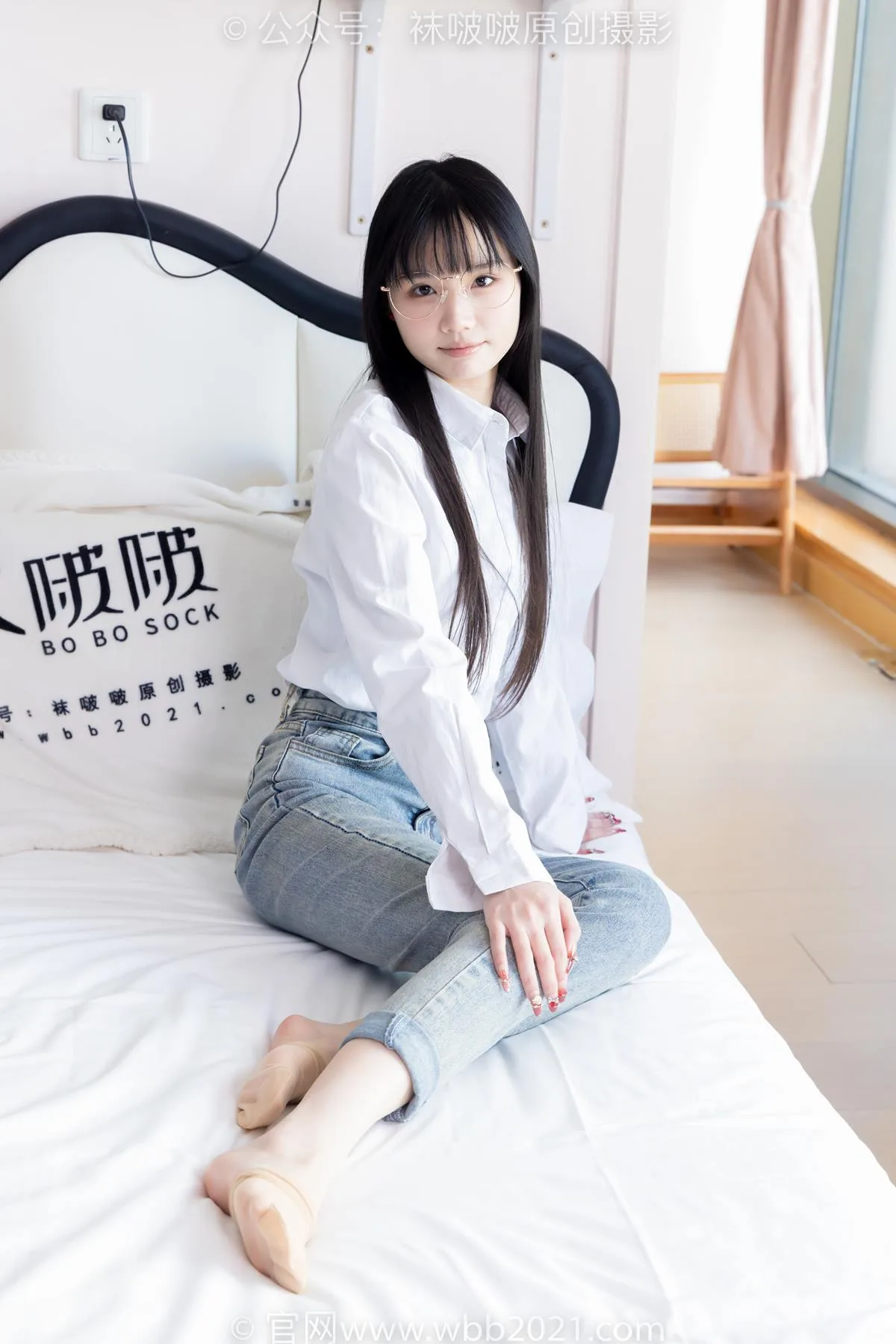 [BoBoSocks袜啵啵]NO.559 甜甜圈-高跟鞋、短肉丝、垫脚半蹲半脱袜子剧情[146P/1V/6.22GB] - 2