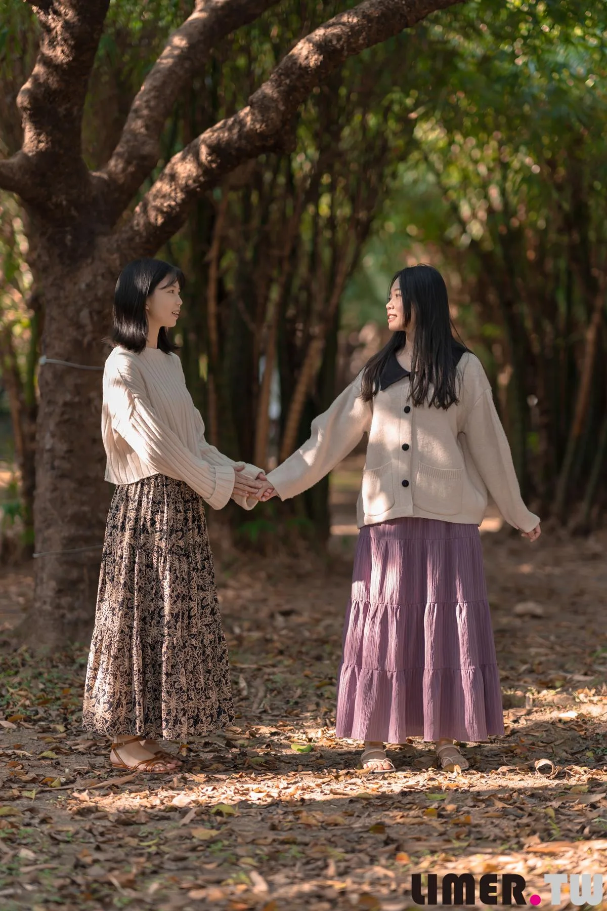 Limerence 103 Mona x Cosima 強勢首發雙人特輯：大自然與足的親密接觸 [141P/1V/1.38G] - 2