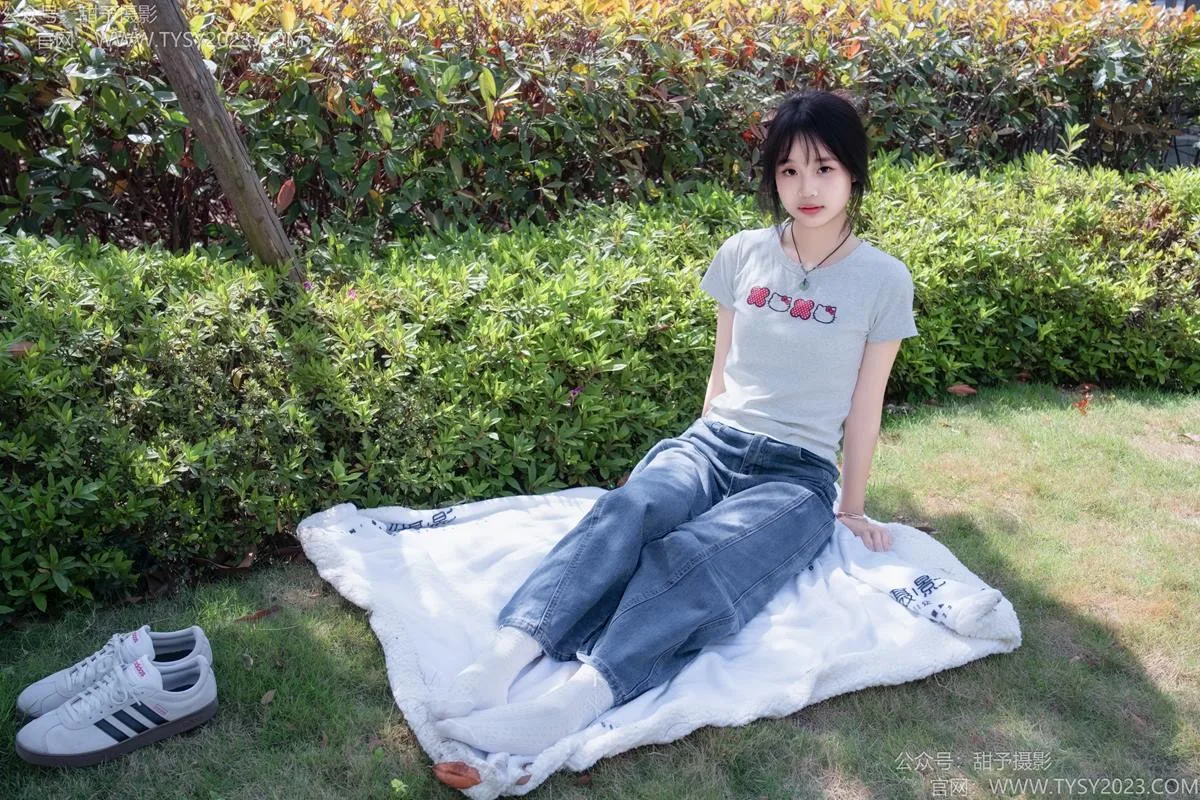 甜予摄影 NO.194 小橙子-板鞋、白棉袜、裸足[130P/2V/9.36GB]