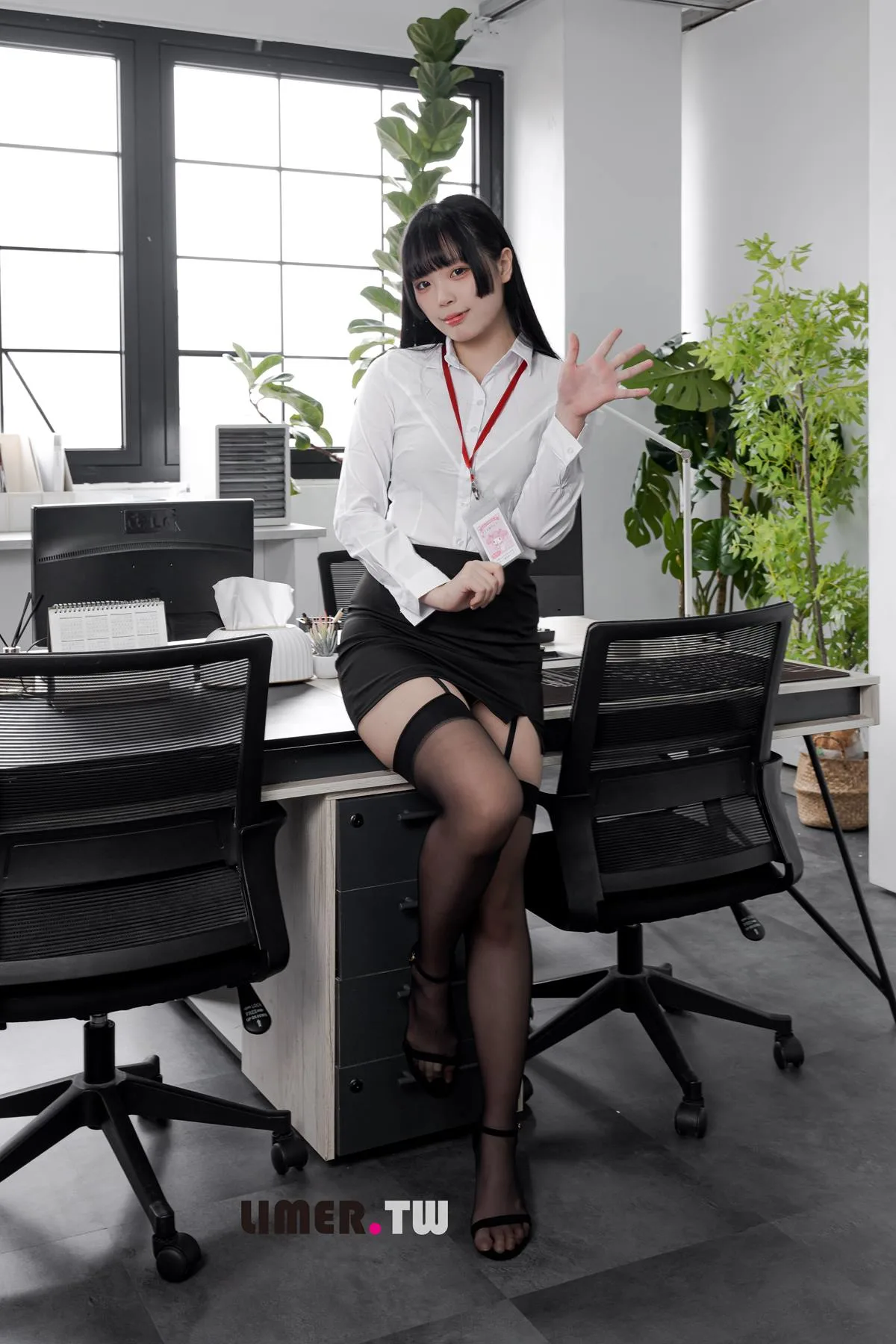Limerence 110 之之 絕美職員讓你上班無法專心的黑絲＆裸足完整版 [202P/3V/4.18G] - 4