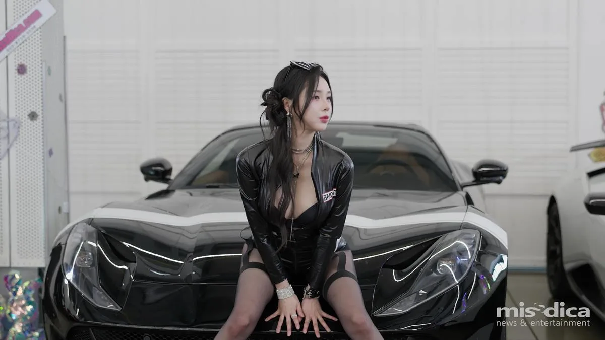 Hari Ban, Black Orchid, Racing Model Summer Festa[4K/1V/227MB] - 1