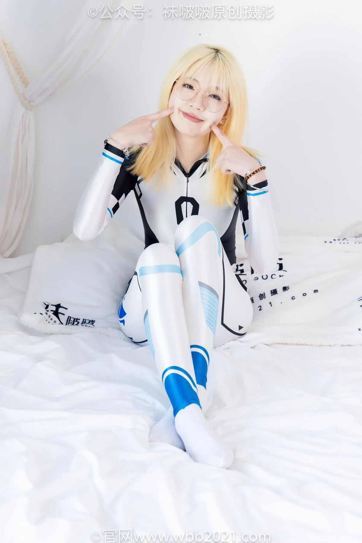 [BoBoSocks袜啵啵]NO.568 小甜豆-连体服、高跟鞋、厚白丝[148P/1V/6.39GB] - 2