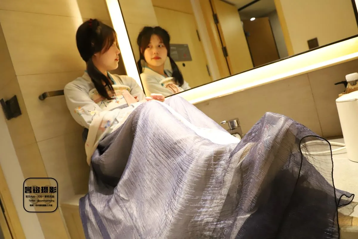 誉铭传媒 2023年第14期 汉服厚肉打底裤包脚裸足[70P/1V/1.26G] - 3