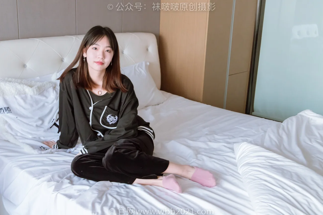 袜啵啵 积分限定作品 20期 高帮帆布鞋粉色棉船袜 [134P/1V/6.09G]