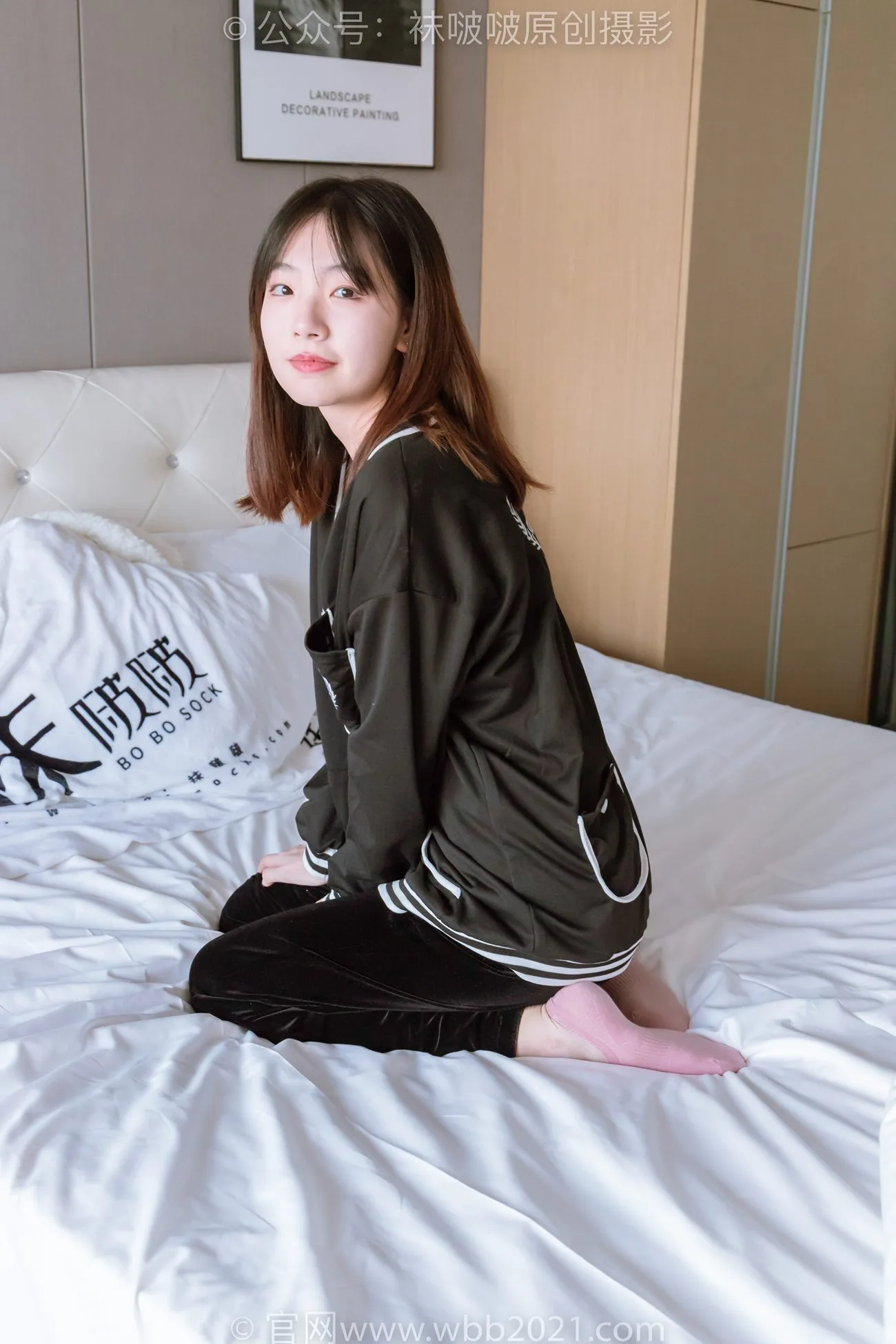 袜啵啵 积分限定作品 20期 高帮帆布鞋粉色棉船袜 [134P/1V/6.09G] - 3