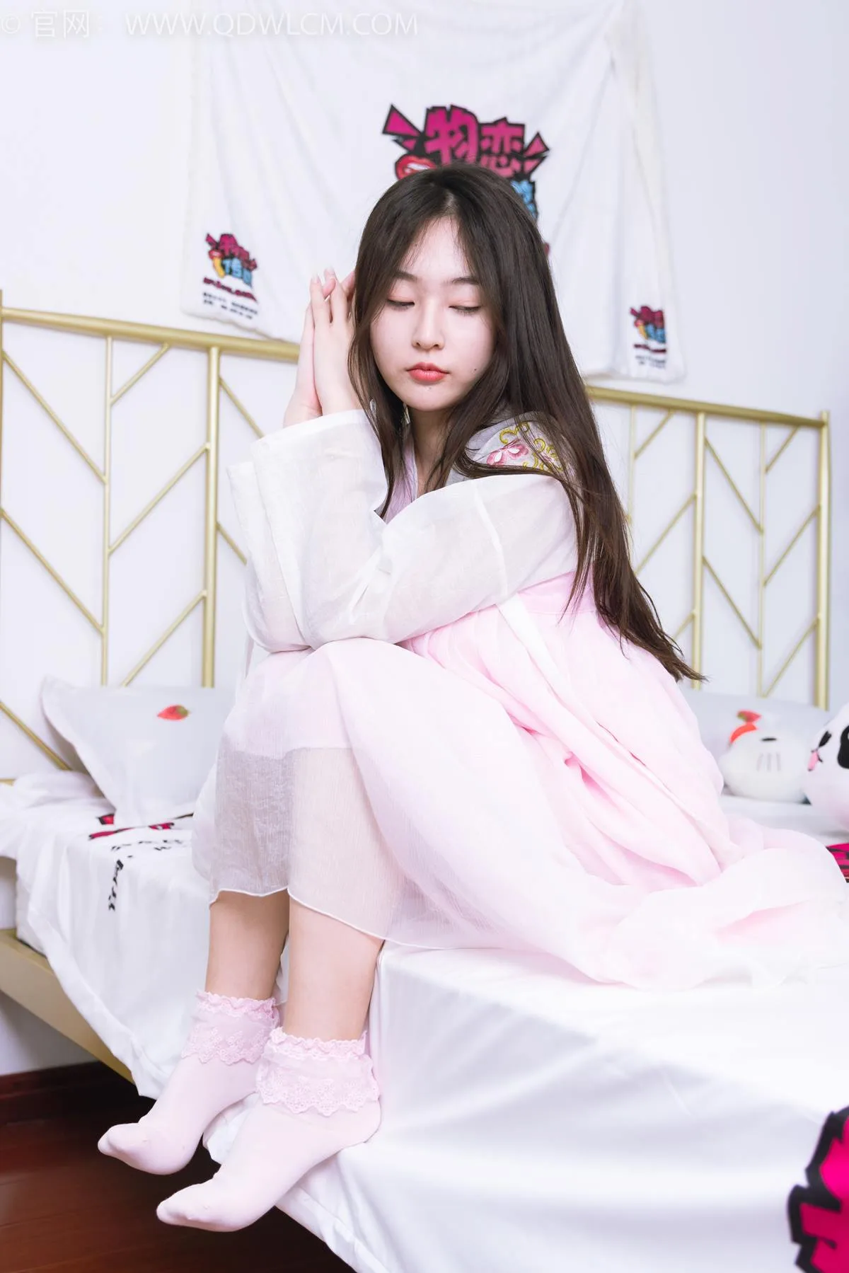 勿恋传媒 NO.2397 美兔-汉服、布鞋、粉色棉袜[150P/1V/3.88GB] - 3