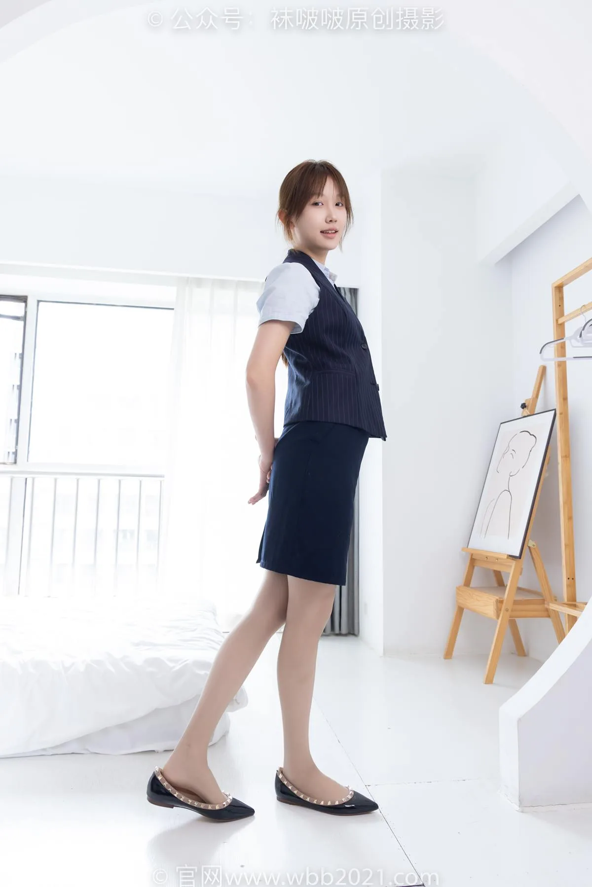 [BoBoSocks袜啵啵]NO.575 香菜-平底鞋、薄灰丝、银行至服[176P/1V/7.98GB] - 3