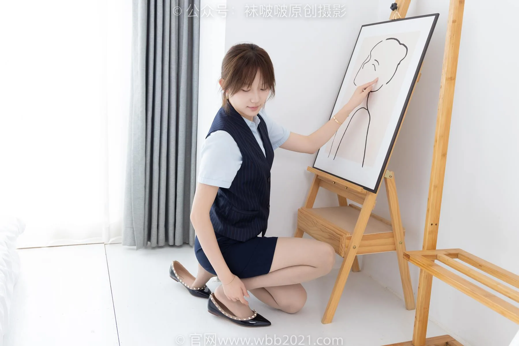 [BoBoSocks袜啵啵]NO.575 香菜-平底鞋、薄灰丝、银行至服[176P/1V/7.98GB] - 4