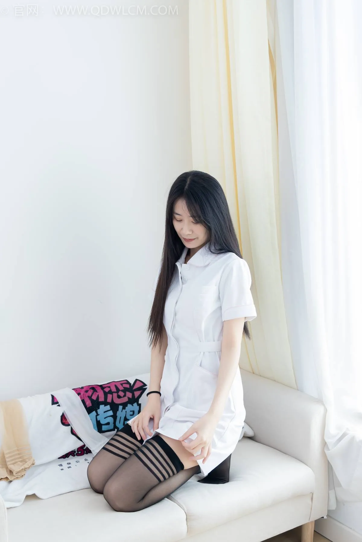勿恋传媒 NO.2401 菜菜-三双高跟鞋、大腿袜、互士服[165P/1V/3.78GB] - 3