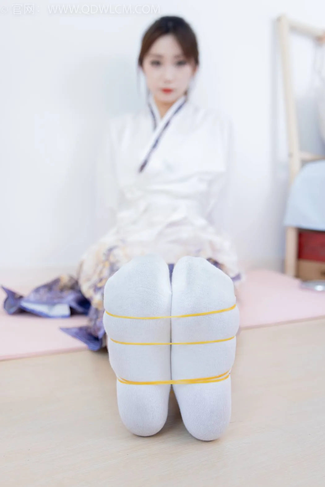 勿恋传媒 NO.2410 泡泡-汉服、平底鞋、白棉袜、白船袜、薄肉丝[170P/1V/5.48GB] - 4