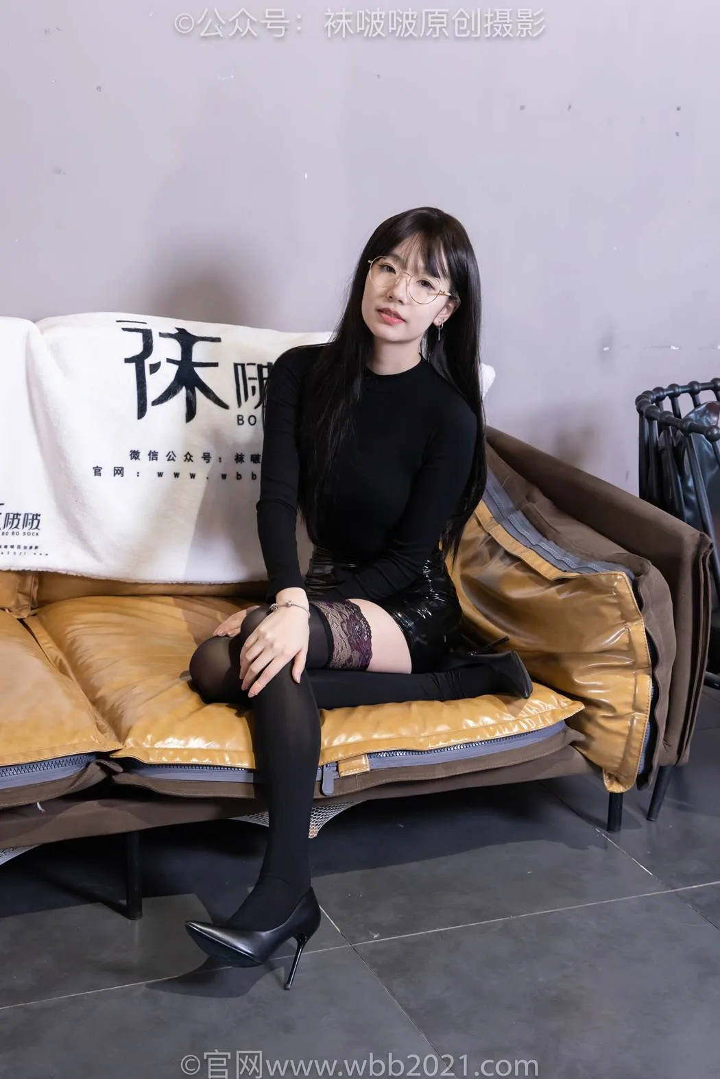 [BoBoSocks袜啵啵]NO.585 小甜豆-高跟鞋、大腿黑丝、踩面包剧情[158P/1V/7.83GB] - 3