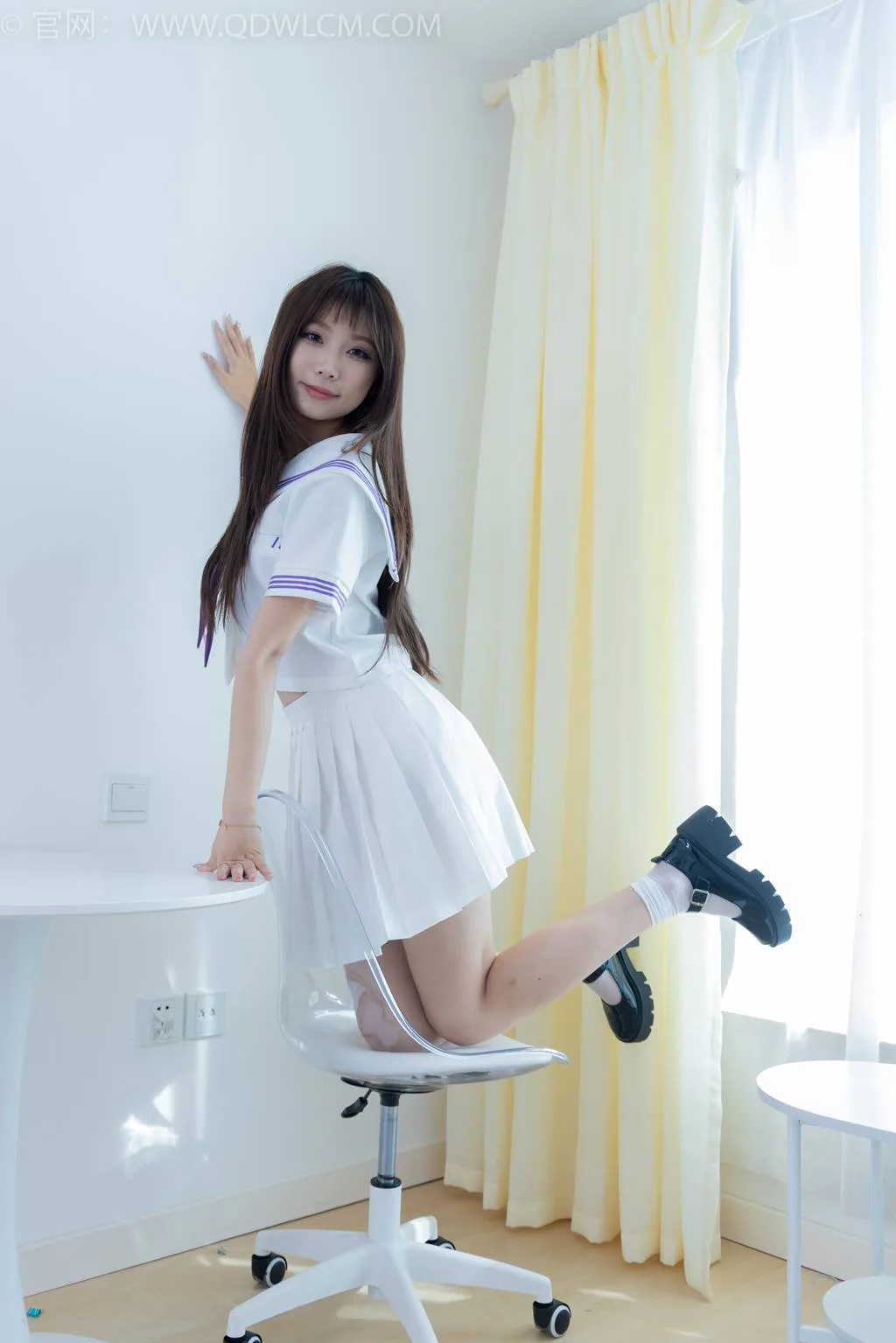 勿恋传媒 NO.2427 泡泡-JK至服、皮鞋、短白丝[154P/1V/4.46GB] - 3
