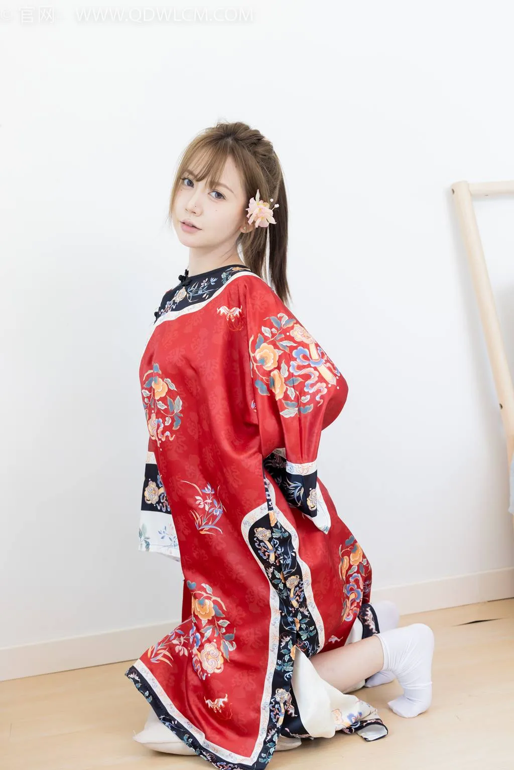 勿恋传媒 NO.2429 小曦-汉服、布鞋、足袋、白棉袜[197P/1V/3.84GB] - 2