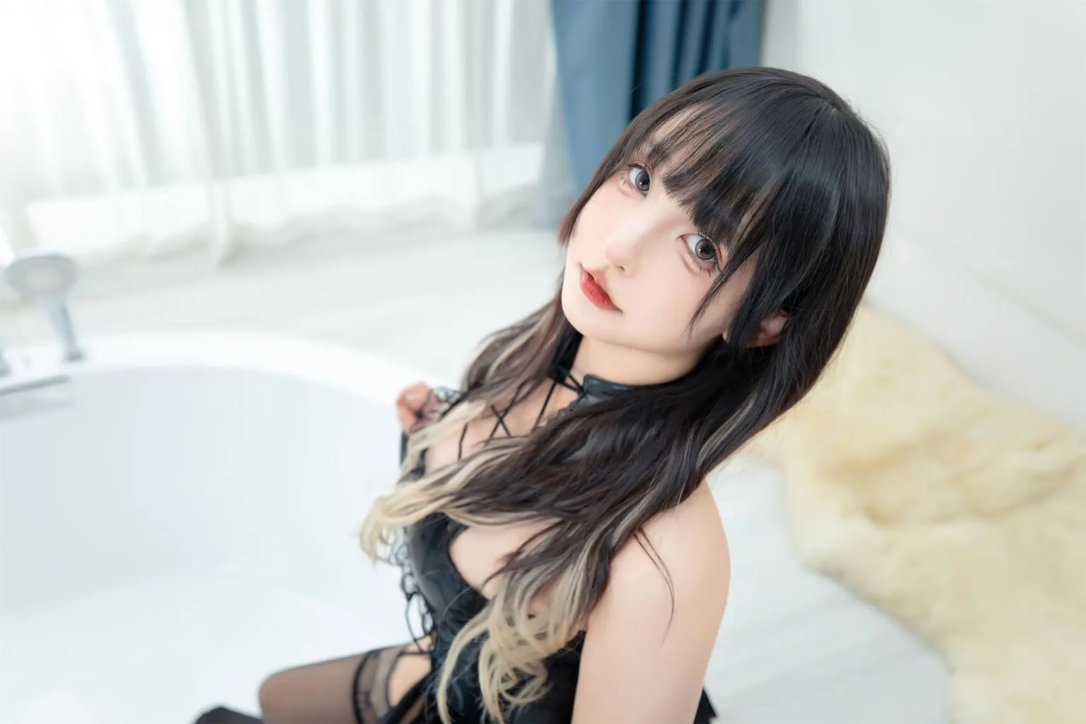 神楽板真冬 – 绝命吊带[75P/2V/327MB] - 4