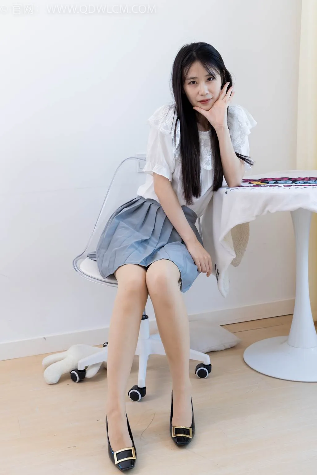勿恋传媒 NO.2436 菜菜-平底鞋、高跟鞋、薄肉丝[160P/1V/3.52GB] - 2