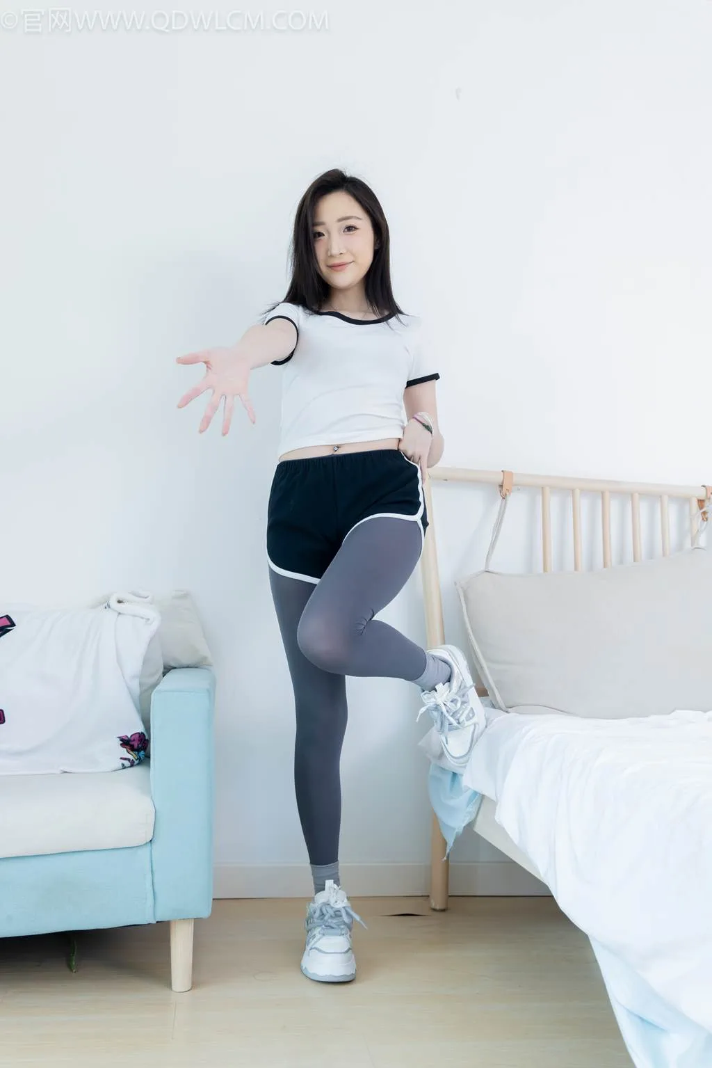 勿恋传媒 NO.2443 恬恬-体操服、板鞋、厚灰丝、灰色冰丝袜[163P/1V/3.70GB] - 2