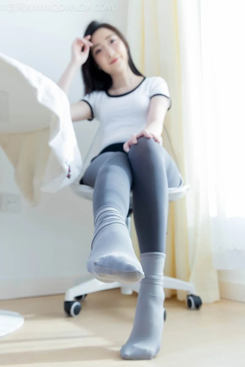勿恋传媒 NO.2443 恬恬-体操服、板鞋、厚灰丝、灰色冰丝袜[163P/1V/3.70GB] - 3
