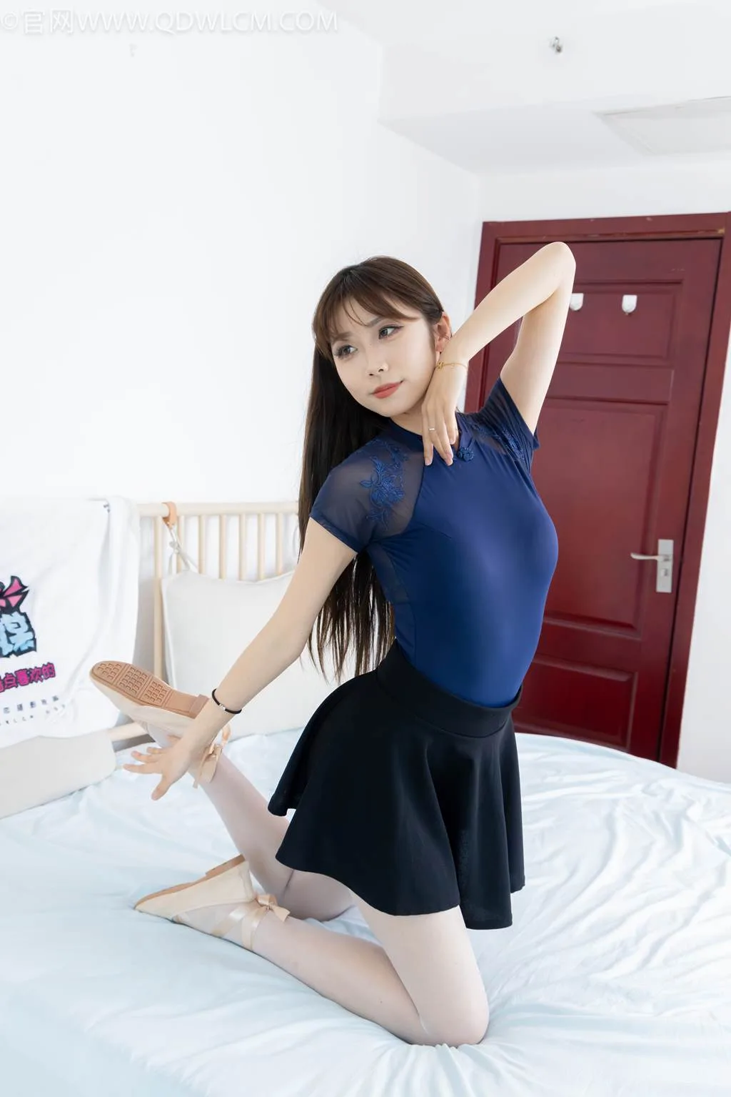 勿恋传媒 NO.2449 泡泡-舞蹈鞋、薄肉丝脚尖透明款[201P/1V/4.81GB] - 3
