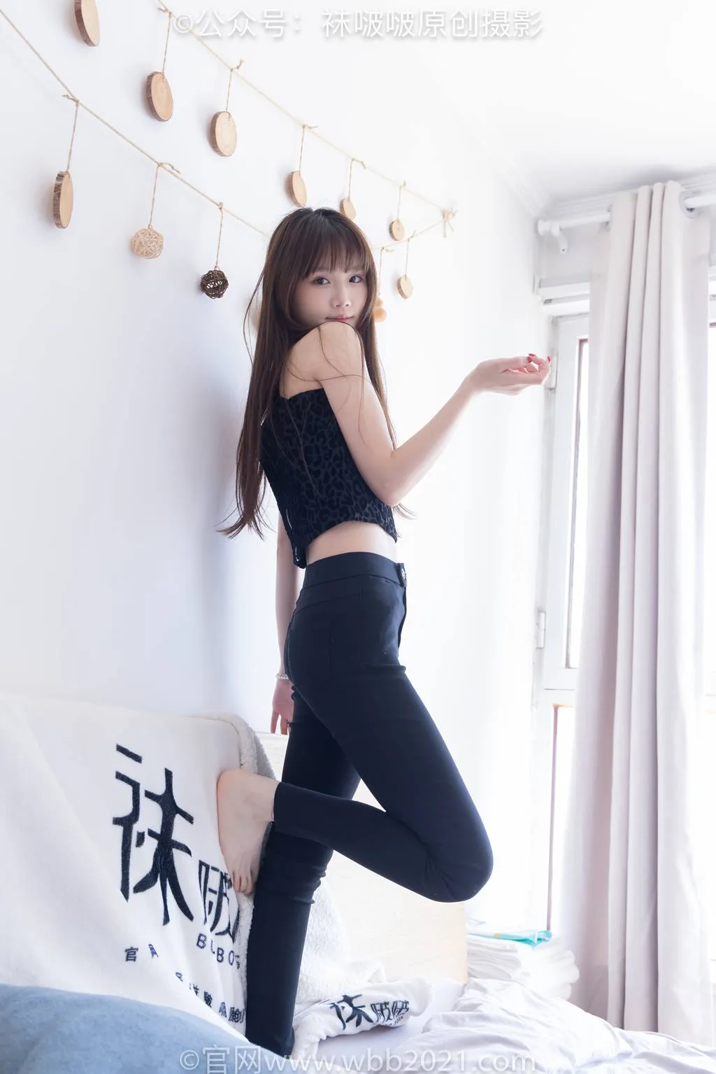 [BoBoSocks袜啵啵]NO.598 甜甜圈-马丁靴、薄肉丝、裸足[148P/1V/6.20GB] - 4