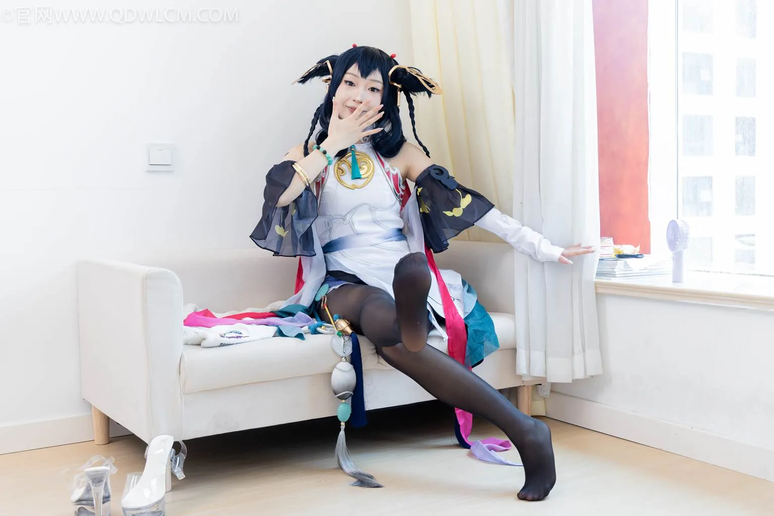 勿恋传媒 NO.2478 嘟嘟-cos服、高跟凉鞋、薄白丝、薄黑丝[183P/1V/5.28GB] - 2