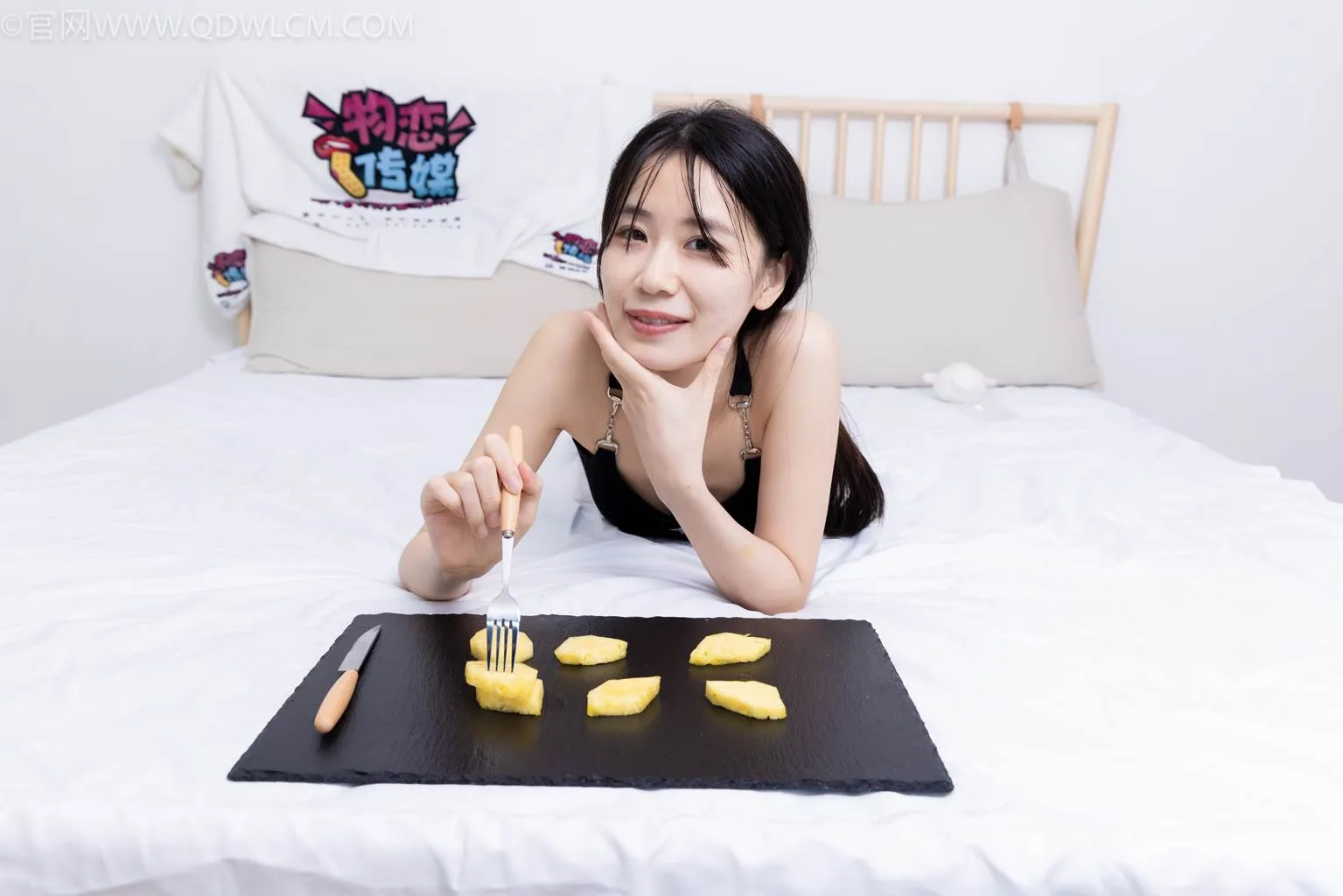 勿恋传媒 NO.2486 菜菜-高跟鞋、厚黑丝、裸足[284P/1V/6.02GB] - 4