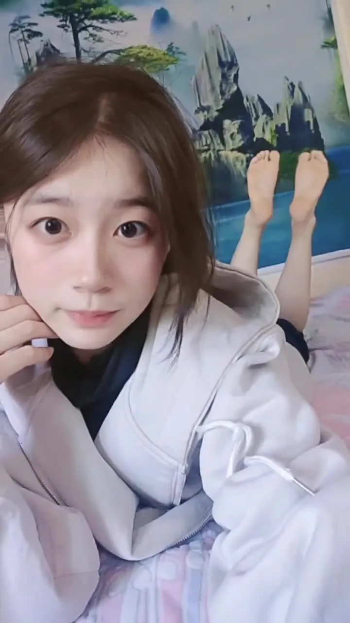 脚模面试脸足同框套路系列-175 穿着校服 [17V/321M]