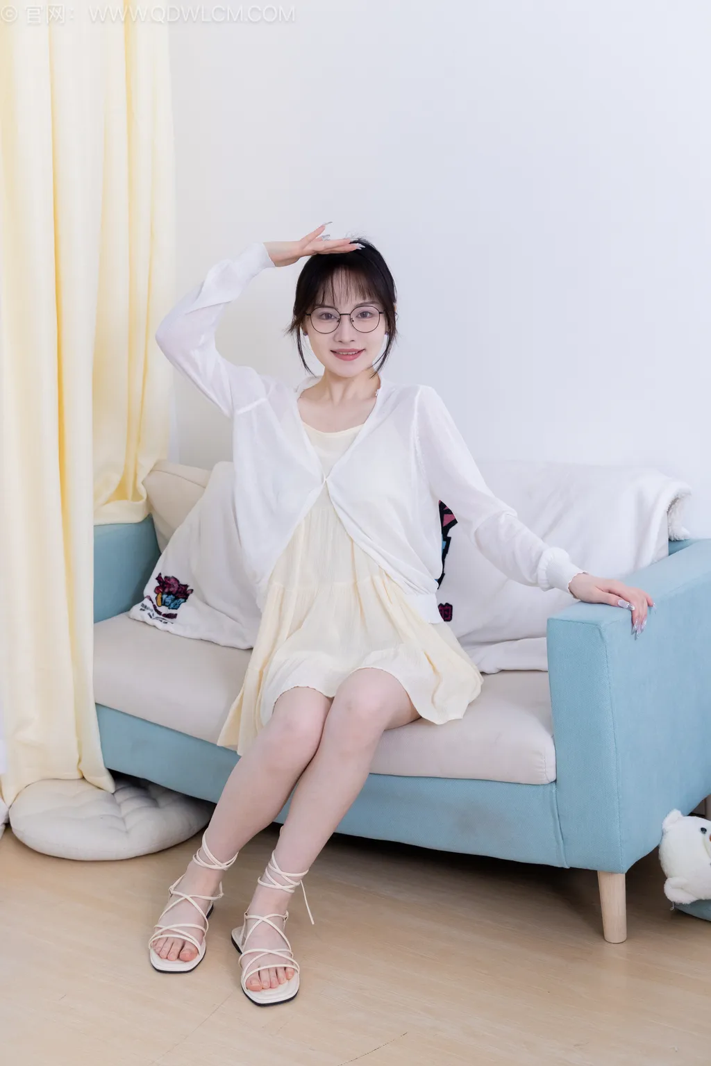 勿恋传媒 NO.2529 小酒-平底凉鞋、薄肉丝、瑜伽[156P/1V/4.65GB] - 2
