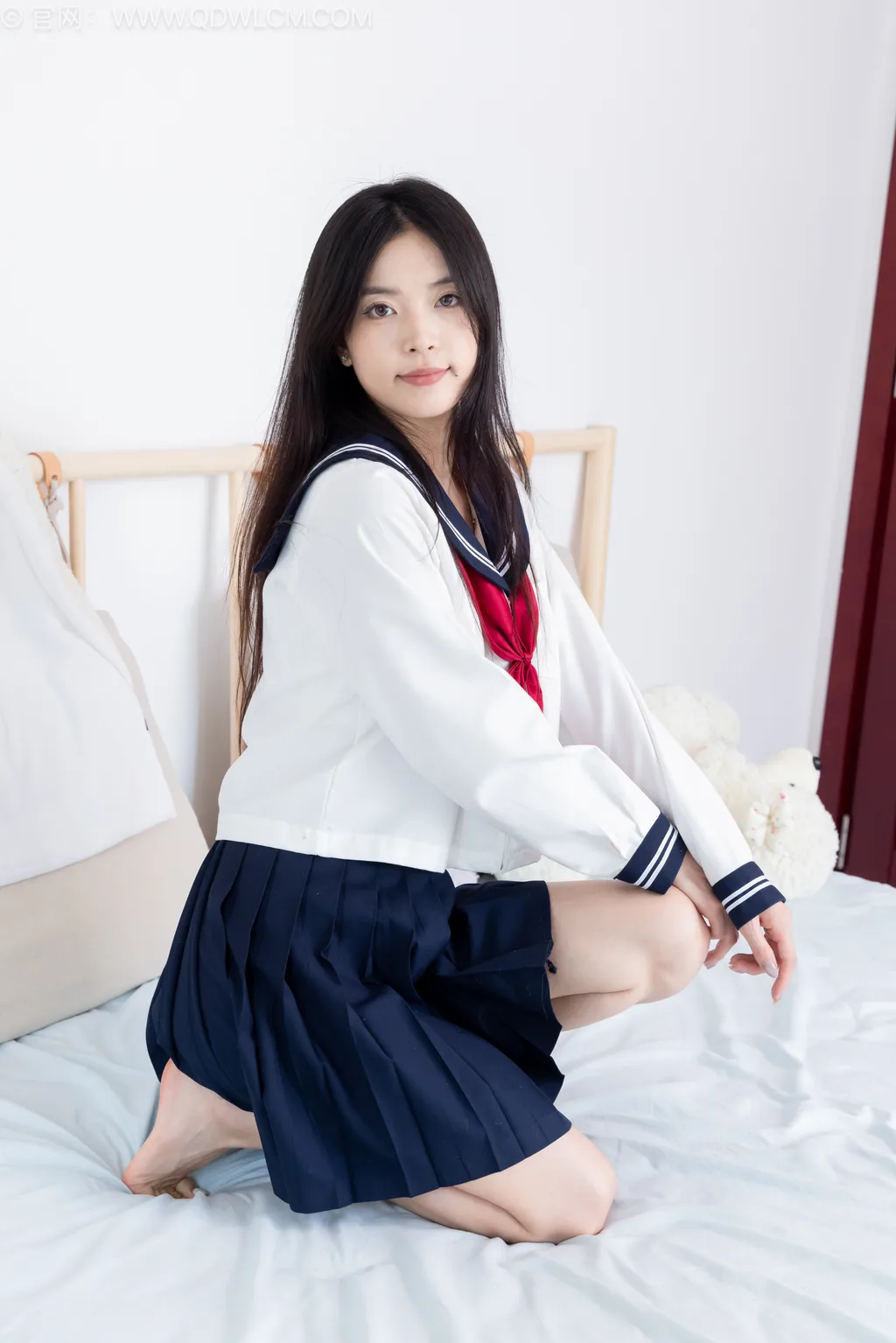 勿恋传媒 NO.2535 茯苓-帆布鞋、纯白棉袜、裸足[160P/1V/3.96GB] - 2