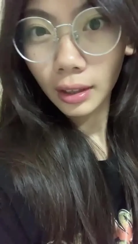 脚模面试脸足同框套路系列-199 银框眼镜女大 [29V/185M] - 4