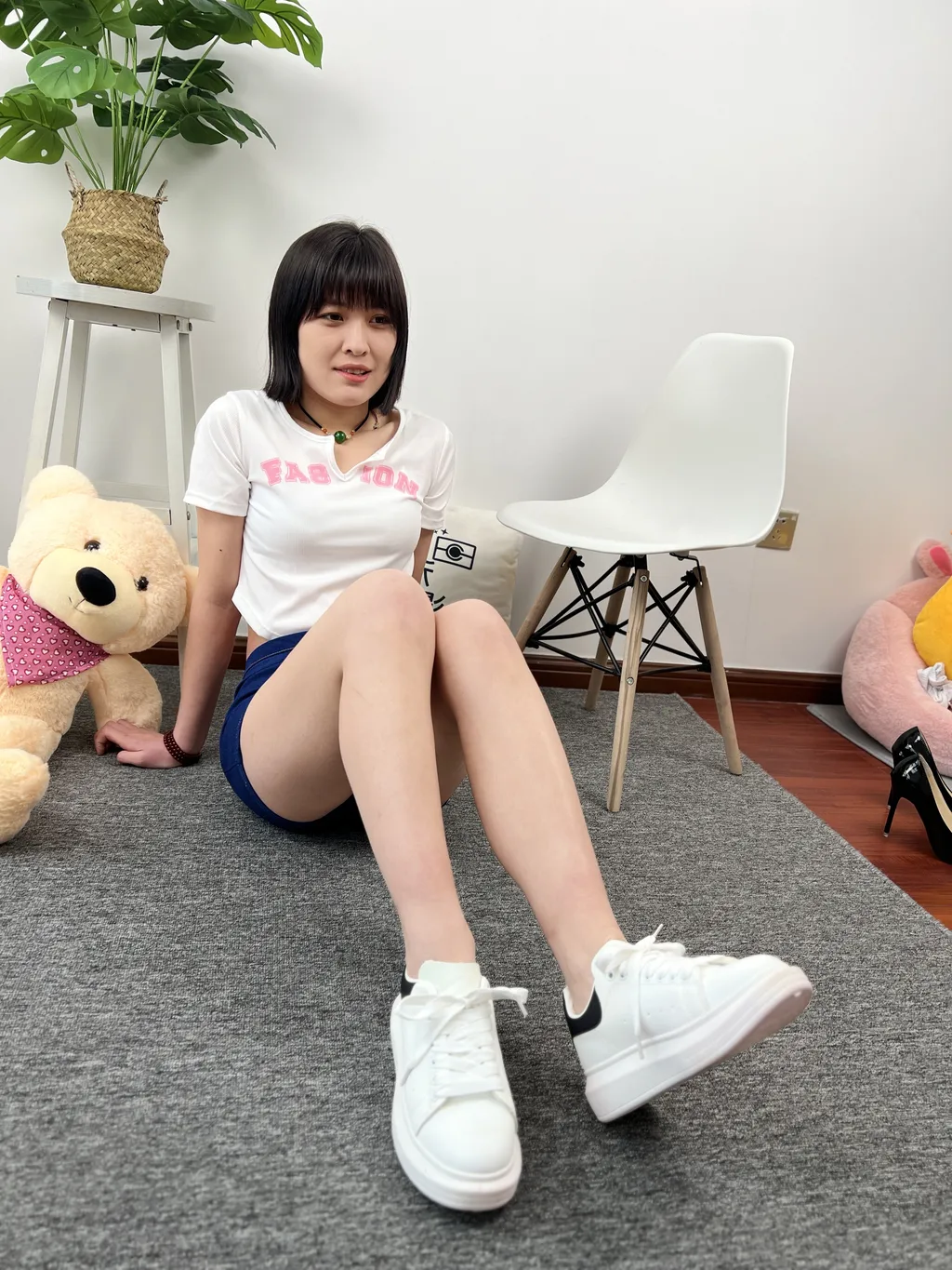 三禾摄影 NO.039 牛仔短裤 小白鞋[231P/2V/1.59GB] - 2