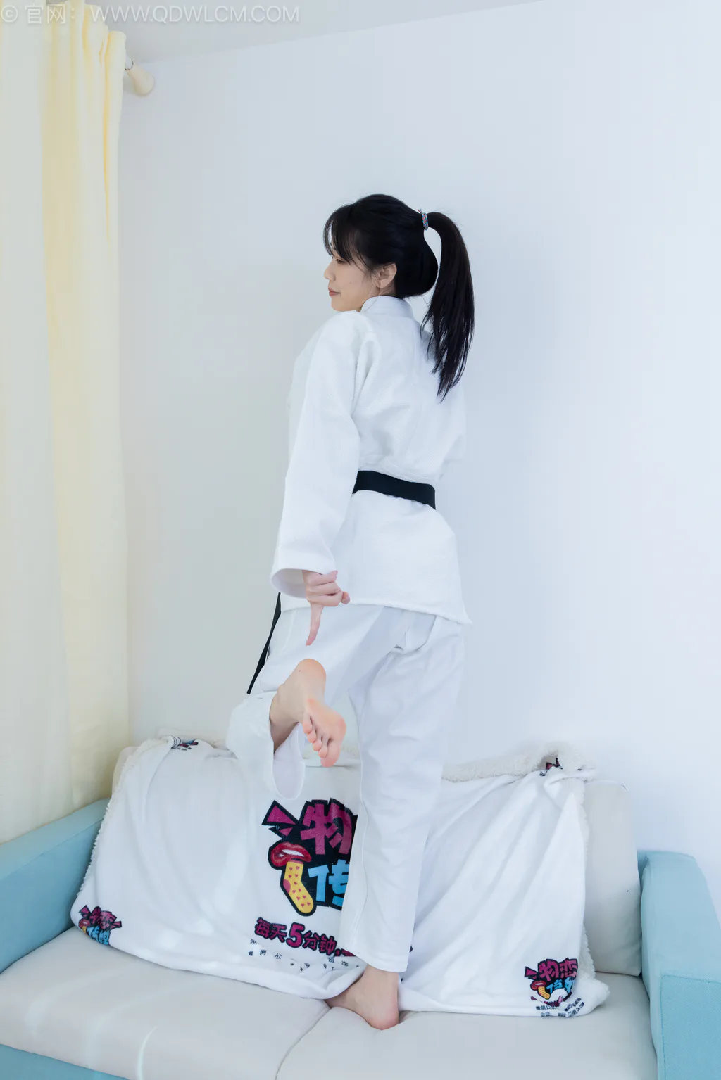勿恋传媒 NO.2552 菜菜-人字拖、黑色踩脚裤袜、裸足、纯白棉袜[230P/1V/5.35GB] - 1