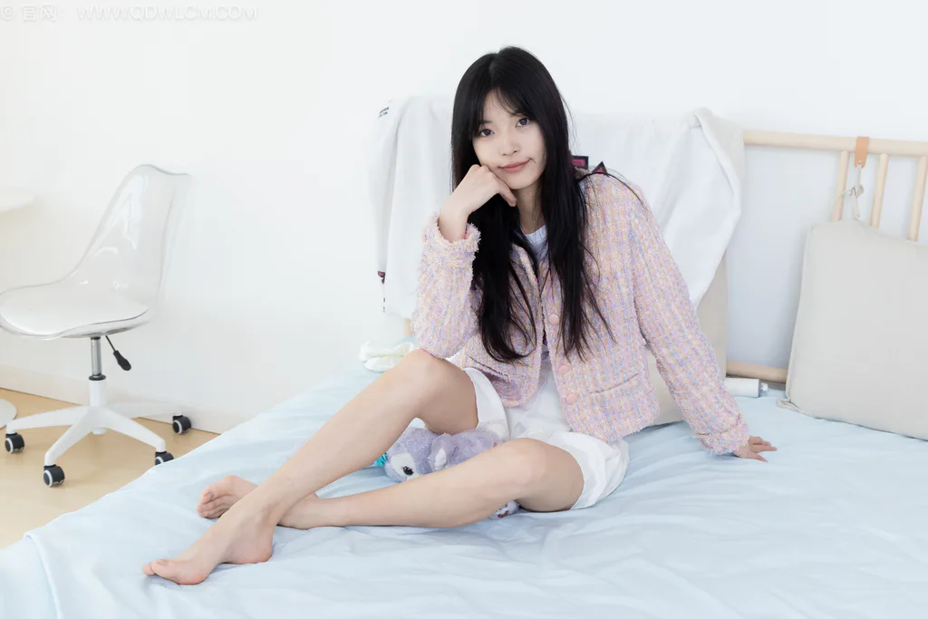 勿恋传媒 NO.2563 茯苓-板鞋、白棉袜、裸足[200P/1V/4.50GB] - 3