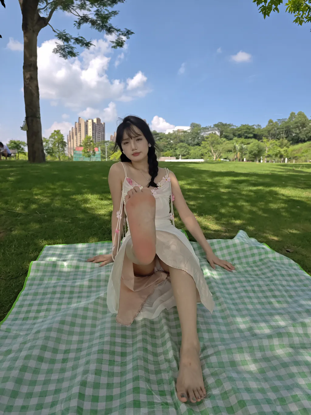 个人约拍 – 004号作品 船袜裸足[330P/87V/3.99GB] - 2