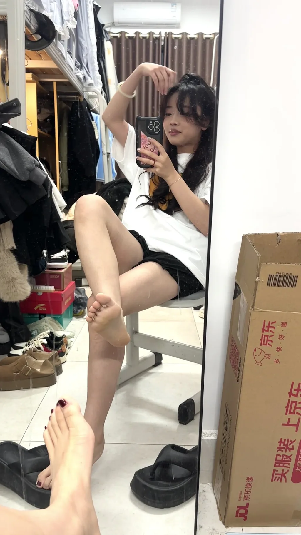 脚模面试脸足同框套路系列-227 秀脚[20V/2.86G] - 1