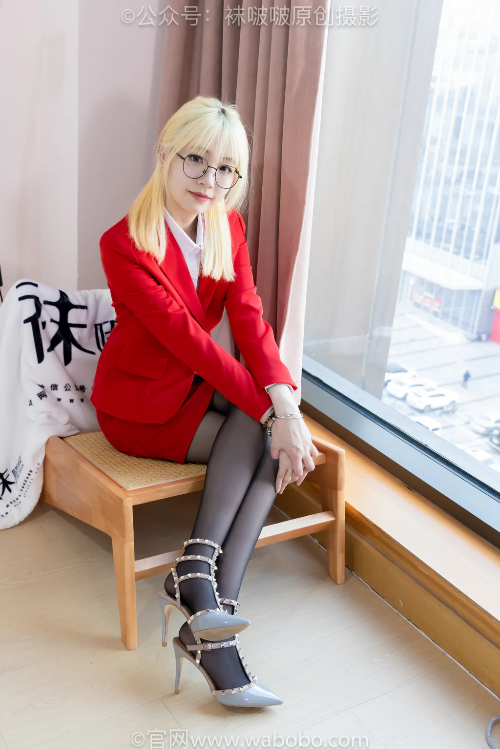 [BoBoSocks袜啵啵]NO.645 小甜豆-两双高跟鞋、薄黑丝、裸足[147P/1V/6.64GB] - 1
