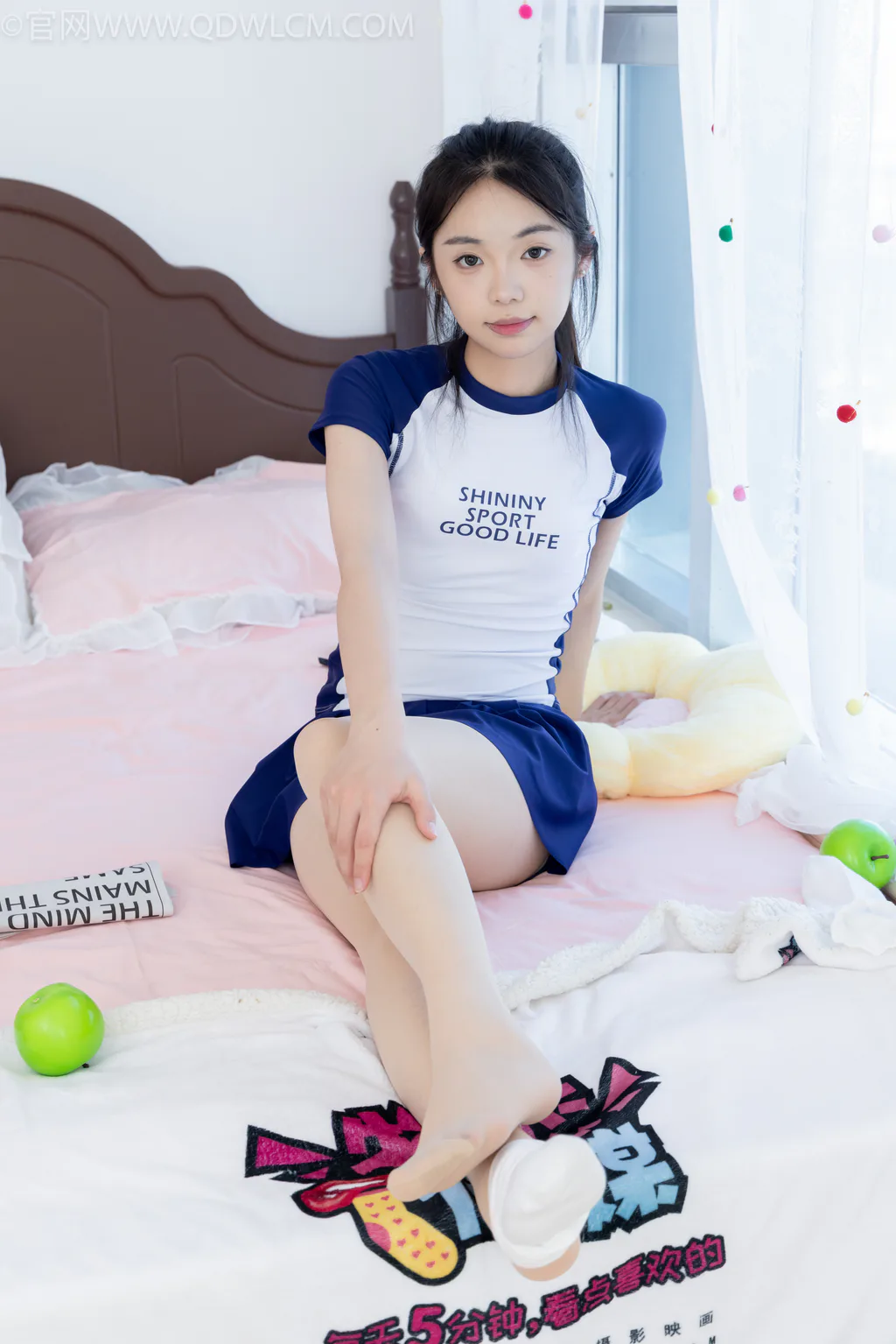 勿恋传媒 NO.2596 青提-帆布鞋、白棉袜、薄肉丝[139P/1V/3.91GB] - 1