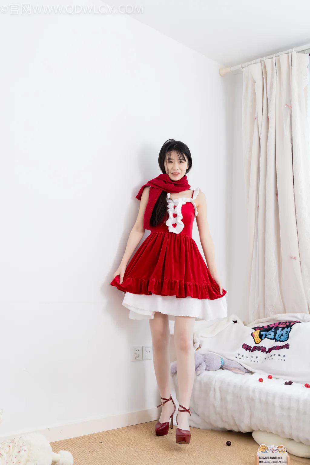 勿恋传媒 NO.2611 菜菜-高跟鞋、薄白丝、裸足[160P/1V/5.05GB] - 4