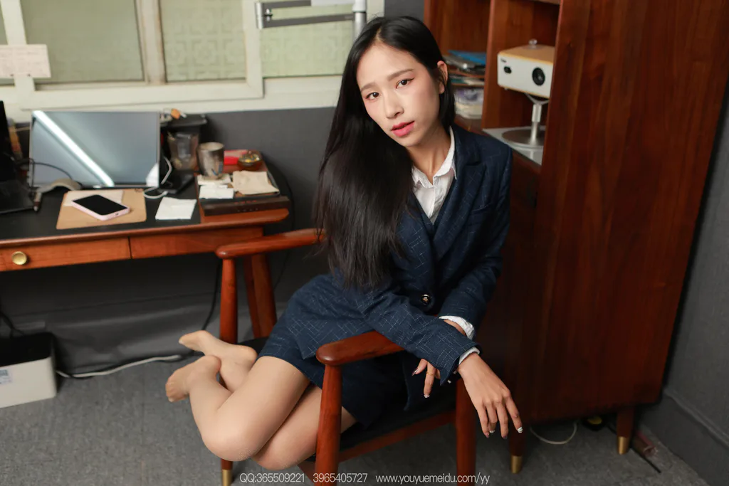 [IESS异思趣向] 2026.02.17 丝享家2267：美子《肉丝领导（下）》[84P/220MB] - 2