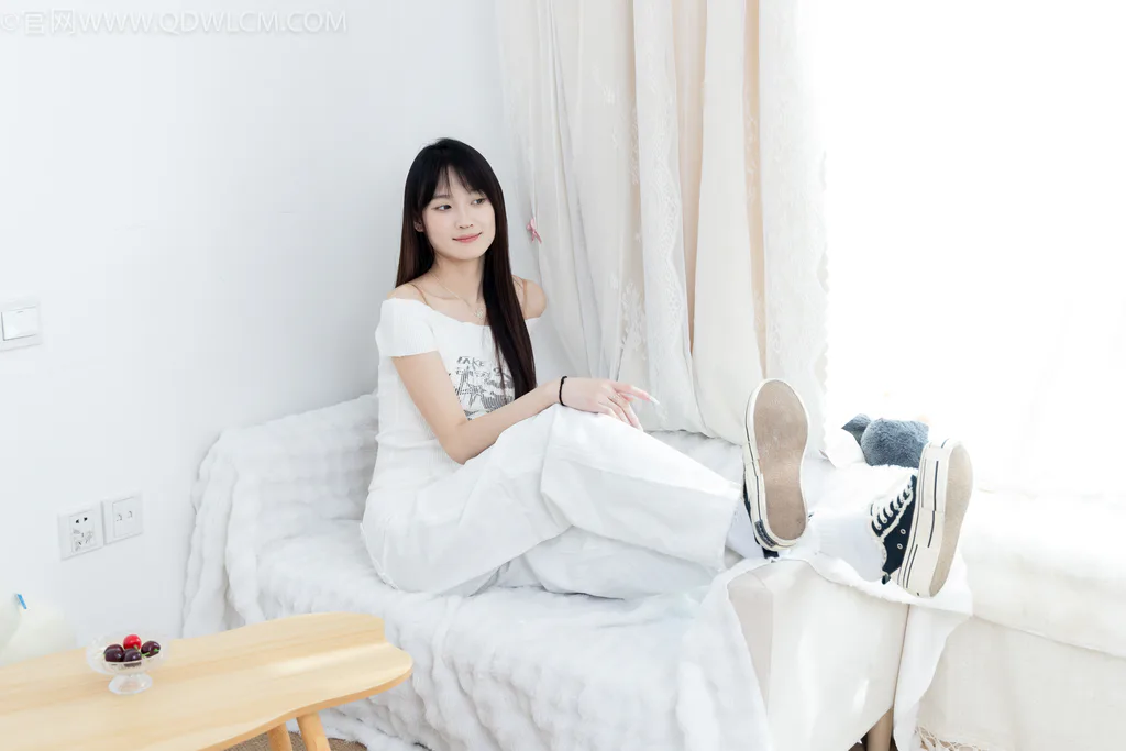 勿恋传媒 NO.2670 山奈-帆布鞋、白棉袜、薄黑丝[156P/1V/3.95GB] - 3