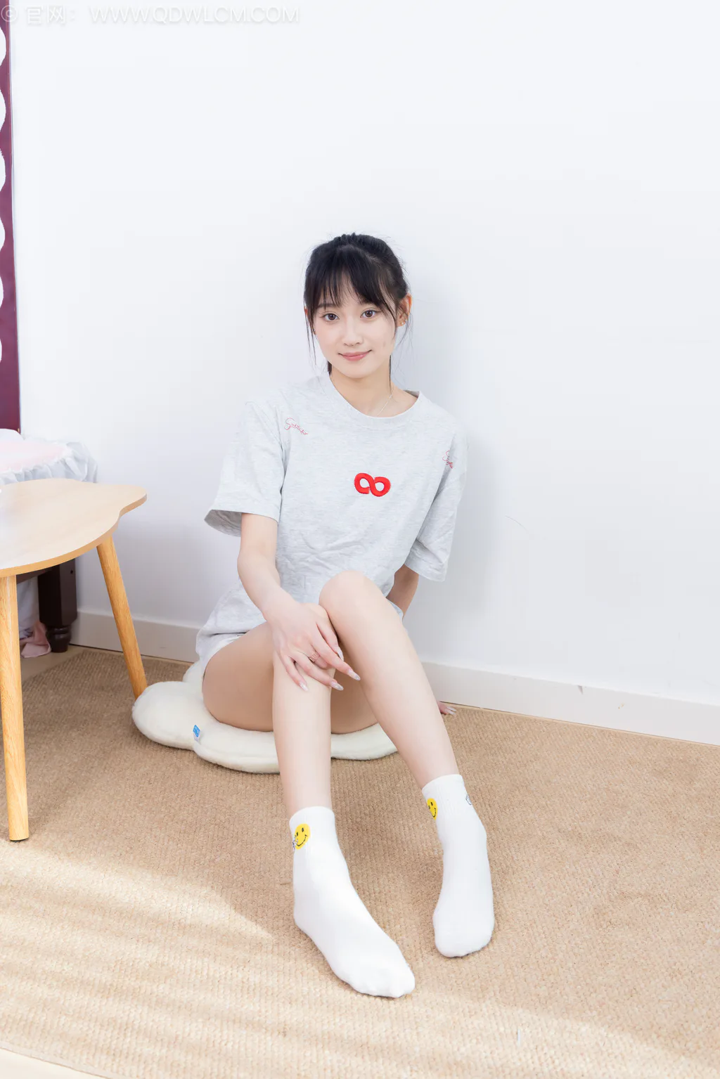 勿恋传媒 NO.2680 山奈-帆布鞋、白棉袜、裸足[155P/1V/3.23GB] - 4