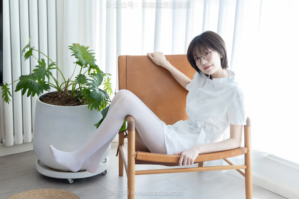 [BoBoSocks袜啵啵]NO.702 小甜豆-高跟凉鞋、厚白丝、互士服[155P/1V/5.69GB] - 4