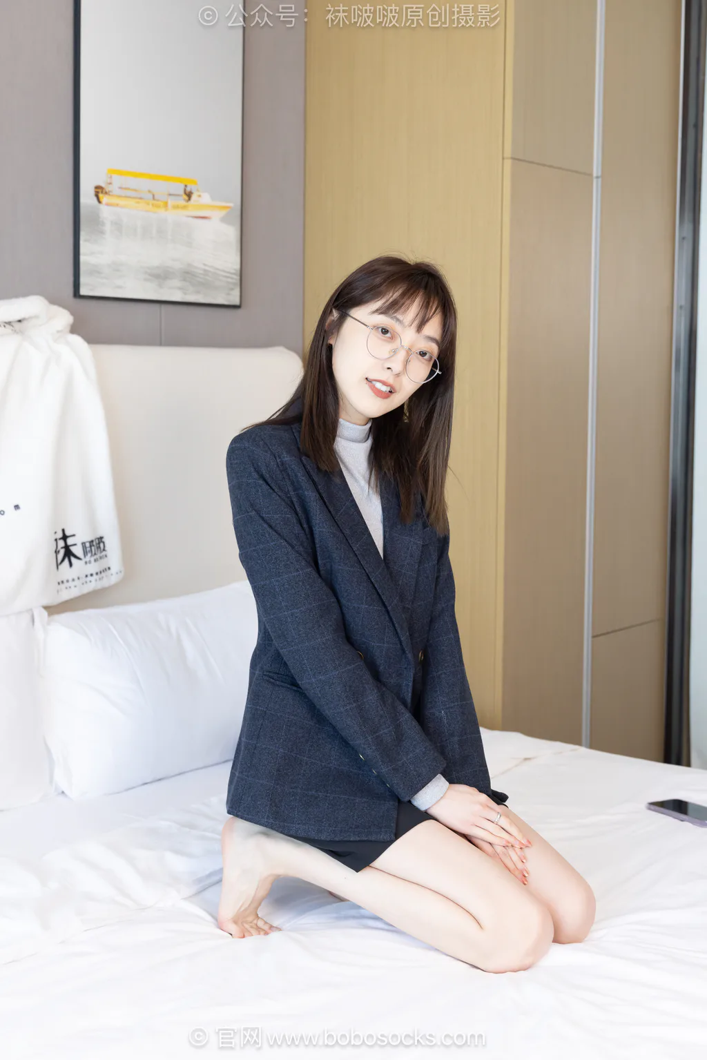 [BoBoSocks袜啵啵]NO.709 稚予-平底鞋、厚灰丝、裸足、ol至服[156P/1V/6.12GB] - 2
