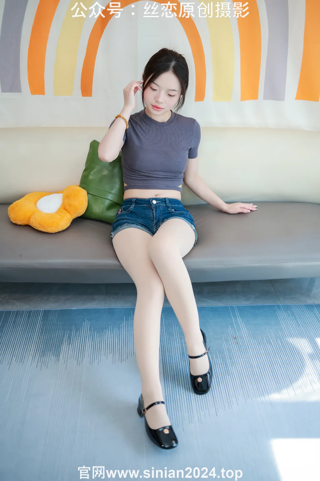 丝恋摄影 NO.067 麦麦-学苑风至服 过膝白袜 黑色乐福鞋[286P/1V/4.30GB] - 2