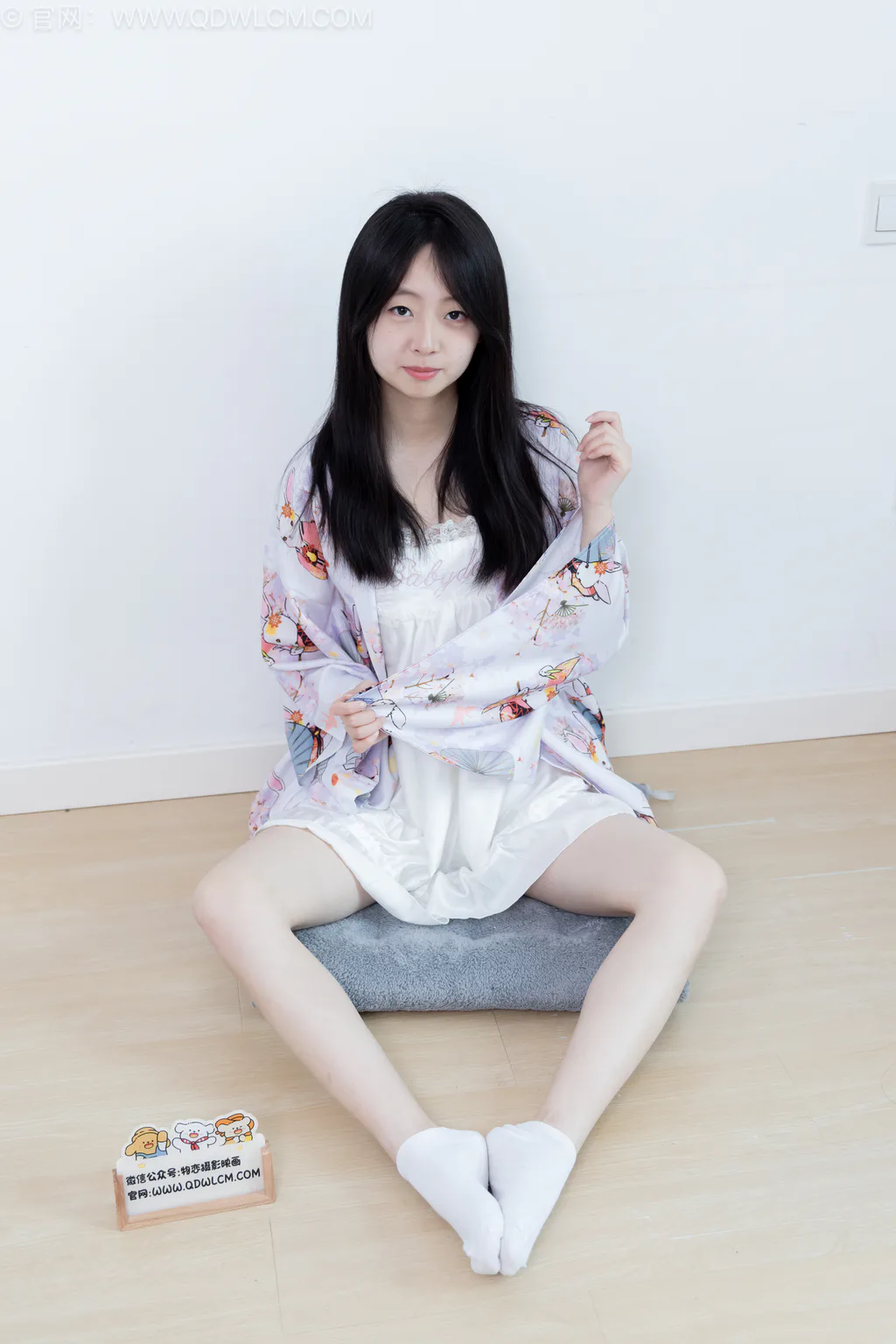 勿恋传媒 NO.2715 萌萌-木屐、薄黑丝、纯白棉袜[197P/1V/5.64GB] - 2