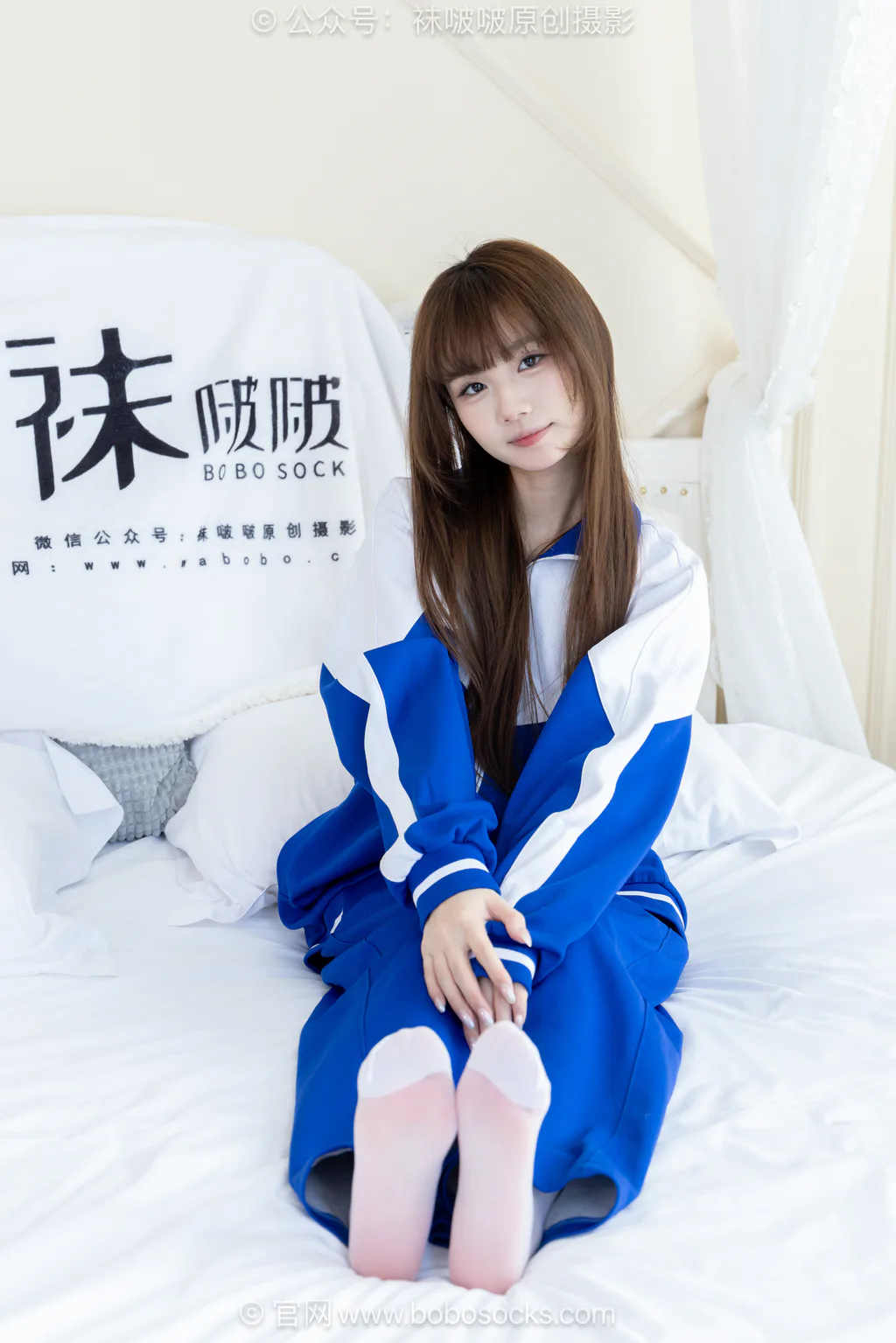 [BoBoSocks袜啵啵]NO.724 甜甜圈-白布鞋、薄白丝、裸足[151P/1V/6.19GB] - 2